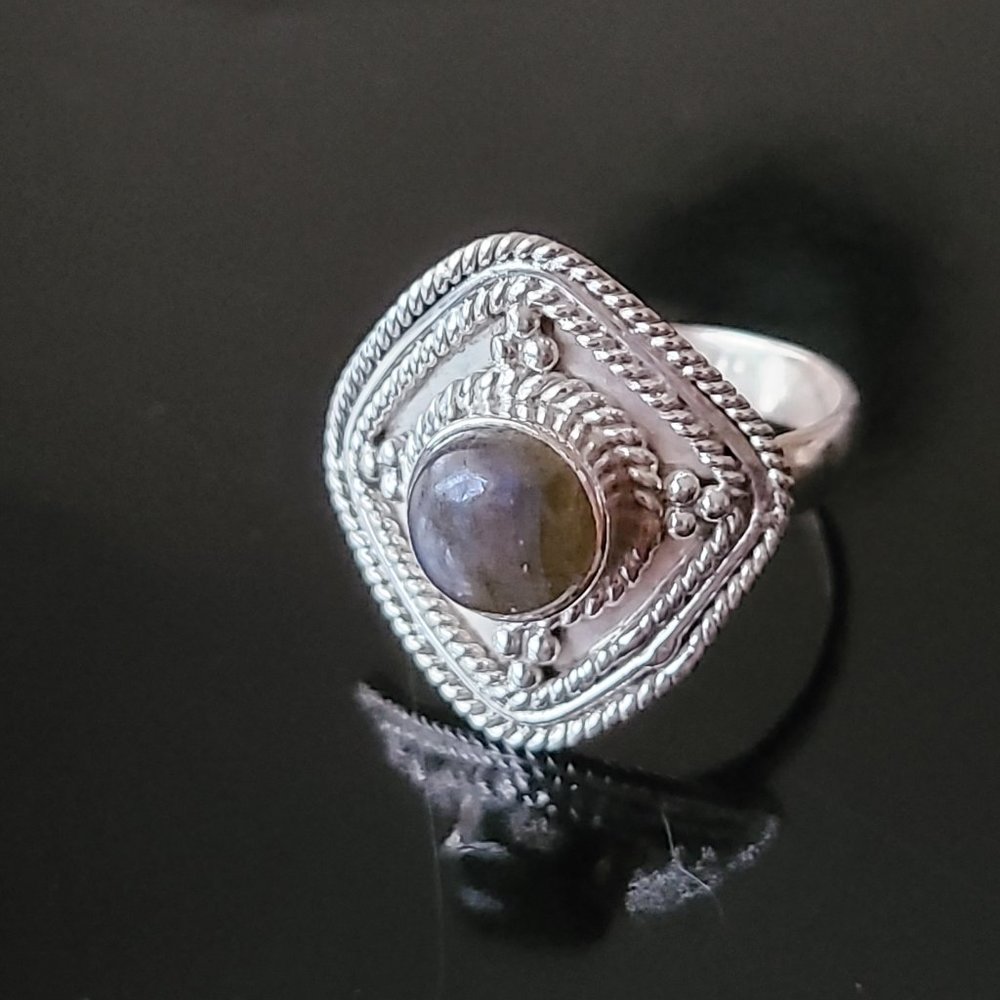 Labradorite Ring Size 8 Sterling Silver-Labradorite Stone Ring-Gemstone Ring - Picture 10 of 12